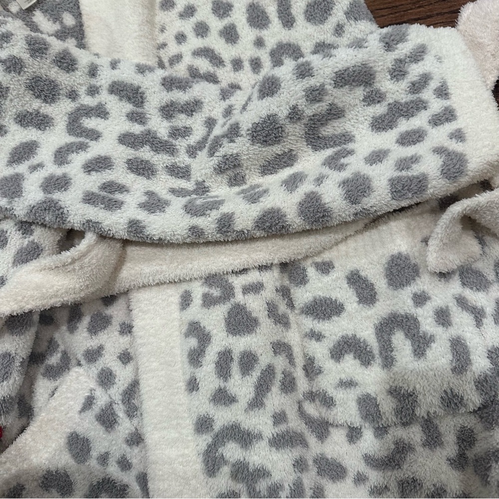 Cheetah Cozy Wrap Robe - Picture 4 of 4